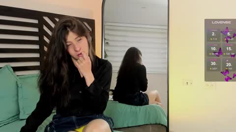 Zoe Olsen online show from 02/11/25, 04:13