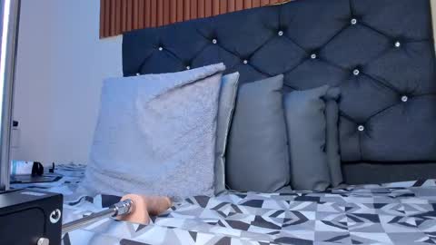 Zoe online show from 11/15/25, 09:00