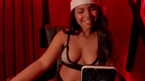 Zoe online show from 12/22/24, 11:41