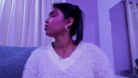 Snapshot of zoe_roux210949 chatting on 09/28/25, 03:01 Zoe online show from 09/28/25, 03:01