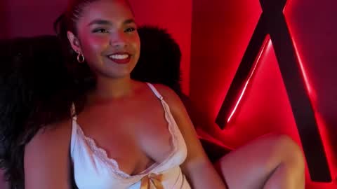 Snapshot of zoe_roux210949 chatting on 10/08/25, 03:04 Zoe online show from 10/08/25, 03:04