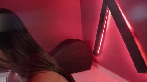 Snapshot of zoe_roux210949 chatting on 10/10/25, 12:09 Zoe online show from 10/10/25, 12:09