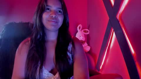 Snapshot of zoe_roux210949 chatting on 10/23/25, 07:29 Zoe online show from 10/23/25, 07:29