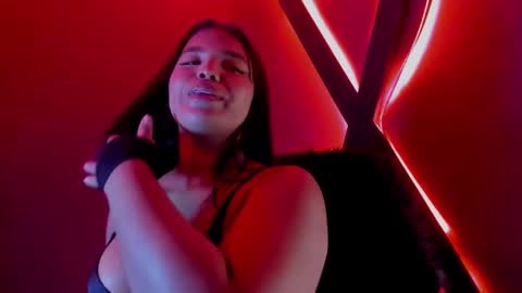 Snapshot of zoe_roux210949 chatting on 10/31/25, 03:29 Zoe online show from 10/31/25, 03:29