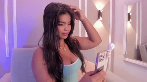 Snapshot of zoe_roux210949 chatting on 11/05/25, 02:55 Zoe online show from 11/05/25, 02:55