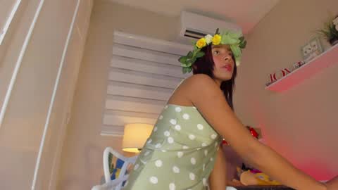Hi guys i am Zoe  online show from 12/31/24, 11:31