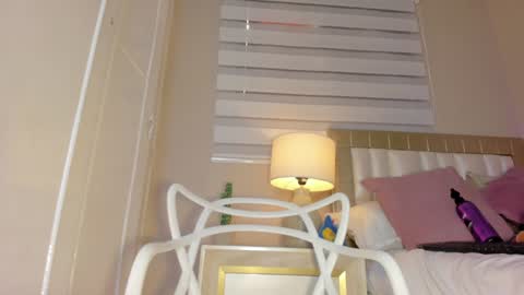 Hi guys i am Zoe  online show from 01/17/25, 05:41