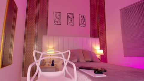 Snapshot of zoe_sky_ chatting on 09/25/25, 11:47 Hi guys i am Zoe online show from 09/25/25, 11:47