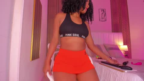 Snapshot of zoe_sky_ chatting on 10/01/25, 11:27 Hi guys i am Zoe online show from 10/01/25, 11:27