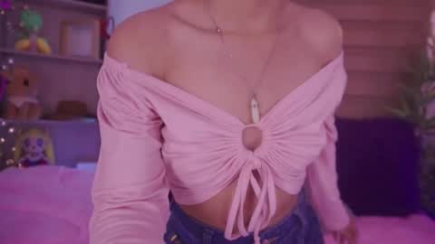 Zoe  online show from 10/16/25, 03:24