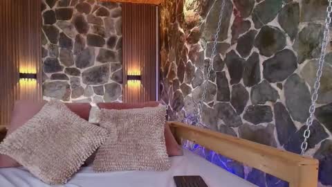 Snapshot of zoe_stargb chatting on 10/15/25, 08:53 Camila Aristizabal online show from 10/15/25, 08:53