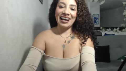 zoe tai online show from 12/05/25, 01:14