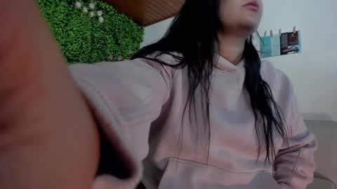 Snapshot of zoe_wattson chatting on 10/01/25, 04:40 Zoe online show from 10/01/25, 04:40