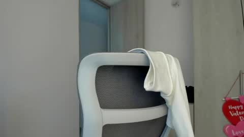 Snapshot of zoe_wattson chatting on 06/22/26, 12:35 Zoe online show from 06/22/26, 12:35