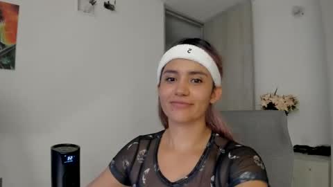Snapshot of zoe_wattson chatting on 06/25/26, 02:22 Zoe online show from 06/25/26, 02:22