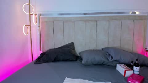 Snapshot of zoebarnett chatting on 12/05/25, 06:48 Zoe online show from 12/05/25, 06:48