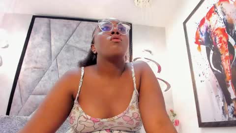 Snapshot of zoebrowns chatting on 06/05/26, 12:00 Zoe online show from 06/05/26, 12:00