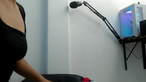 Snapshot of zoecute5817 chatting on 06/02/26, 02:02 ZOE online show from 06/02/26, 02:02