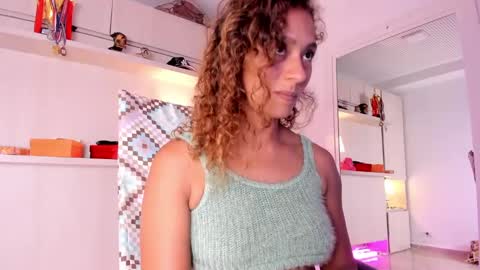 ZOE  online show from 01/03/25, 01:59