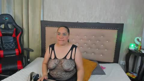 zoedeleon online show from 07/12/26, 07:16
