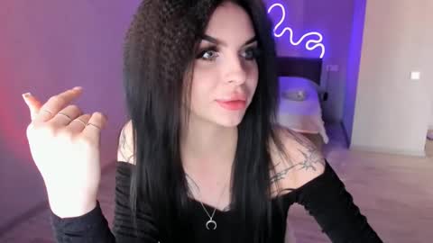 Snapshot of zoedrift chatting on 09/21/25, 12:18 zoedrift online show from 09/21/25, 12:18