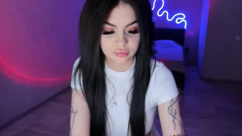 Snapshot of zoedrift chatting on 10/17/25, 02:19 zoedrift online show from 10/17/25, 02:19