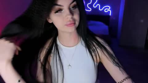 Snapshot of zoedrift chatting on 10/20/25, 01:44 zoedrift online show from 10/20/25, 01:44