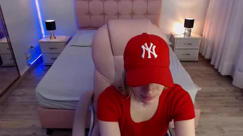 Snapshot of zoee_joness chatting on 11/05/25, 03:28 zoe online show from 11/05/25, 03:28