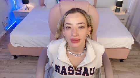 Snapshot of zoee_joness chatting on 05/14/26, 04:36 zoe online show from 05/14/26, 04:36
