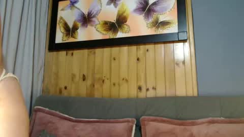 Snapshot of zoee_t chatting on 09/23/25, 11:30 Zoee online show from 09/23/25, 11:30