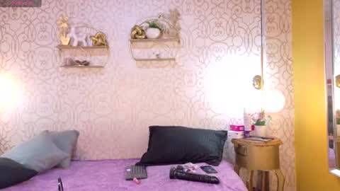 zoeecarter_ online show from 06/18/26, 12:20