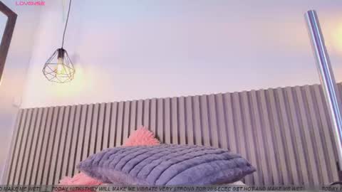 Snapshot of zoeettaylor_ chatting on 06/17/26, 07:26 ZOEET online show from 06/17/26, 07:26