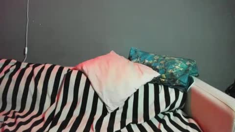 Snapshot of zoefae chatting on 10/15/25, 07:25 Zoe Fae online show from 10/15/25, 07:25