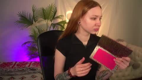 Snapshot of zoeford_ chatting on 04/28/26, 05:12 ZOE online show from 04/28/26, 05:12