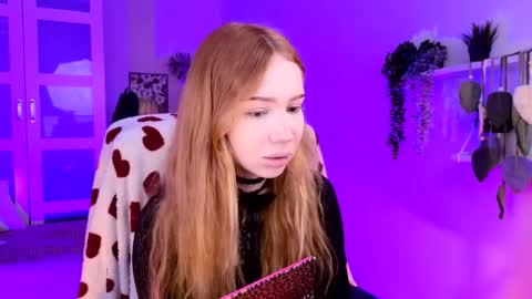Snapshot of zoeford_ chatting on 05/12/26, 05:48 ZOE online show from 05/12/26, 05:48