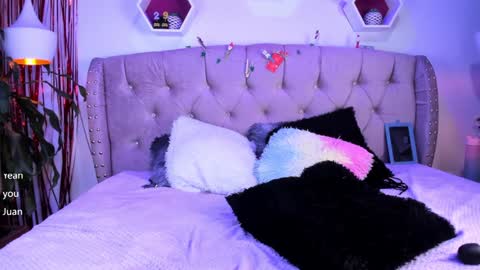 Zoe online show from 12/03/24, 06:28
