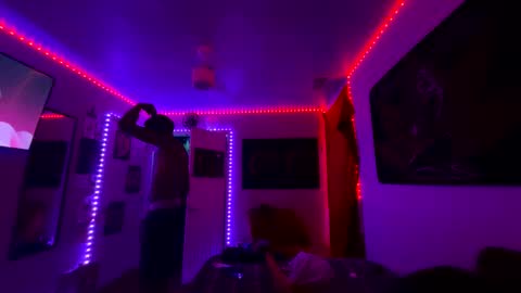 LovelyLatin25 online show from 02/04/25, 12:51
