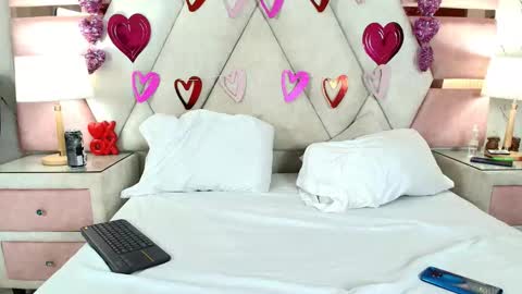 zoelucas online show from 09/24/25, 07:17