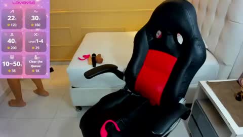 zoemartins1 online show from 07/28/26, 12:12
