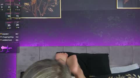 ZoeMesmerize online show from 12/17/24, 03:06