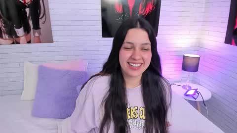 Snapshot of zoemurphy_ chatting on 11/17/25, 05:24 ZOE online show from 11/17/25, 05:24