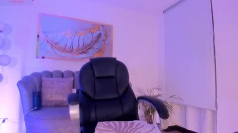 Snapshot of zoepresley chatting on 10/30/25, 03:41 Zoe Presley online show from 10/30/25, 03:41