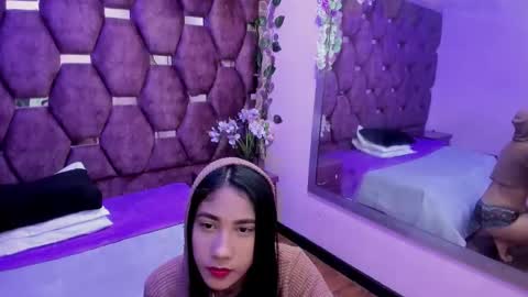 Snapshot of zoesmiitt chatting on 05/23/26, 12:31 zoesmiitt online show from 05/23/26, 12:31
