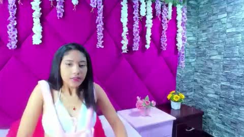 Snapshot of zoesmiitt chatting on 06/01/26, 12:40 zoesmiitt online show from 06/01/26, 12:40