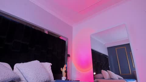 zoevidal_ online show from 12/23/24, 11:57