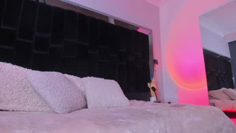 zoevidal_ online show from 12/27/24, 02:22
