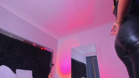 zoevidal_ online show from 12/30/24, 02:51