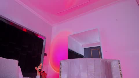 zoevidal_ online show from 01/12/25, 11:50