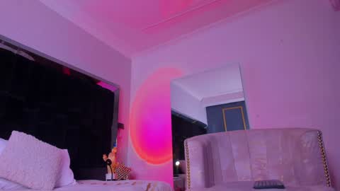 zoevidal_ online show from 01/16/25, 11:58