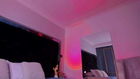 zoevidal_ online show from 01/17/25, 11:59